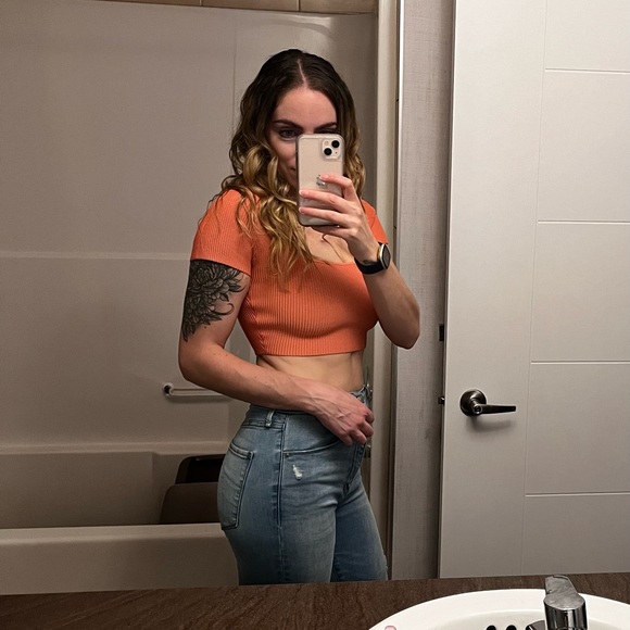 Meet your Posher, Jenna - Picture 4 of 6